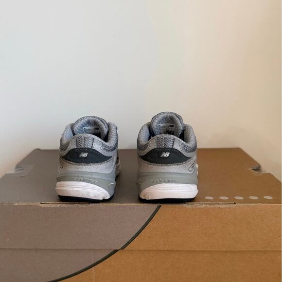 New Balance 990 V6 Grey/White Toddler Sneakers- SZ 6 C - Picture 10 of 14
